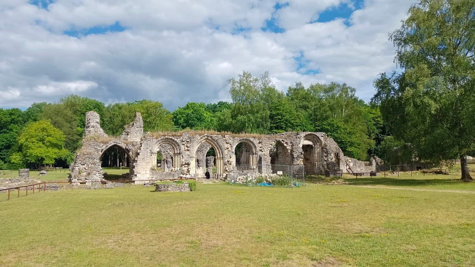 Vauclair Abbey Ruins - Image 1