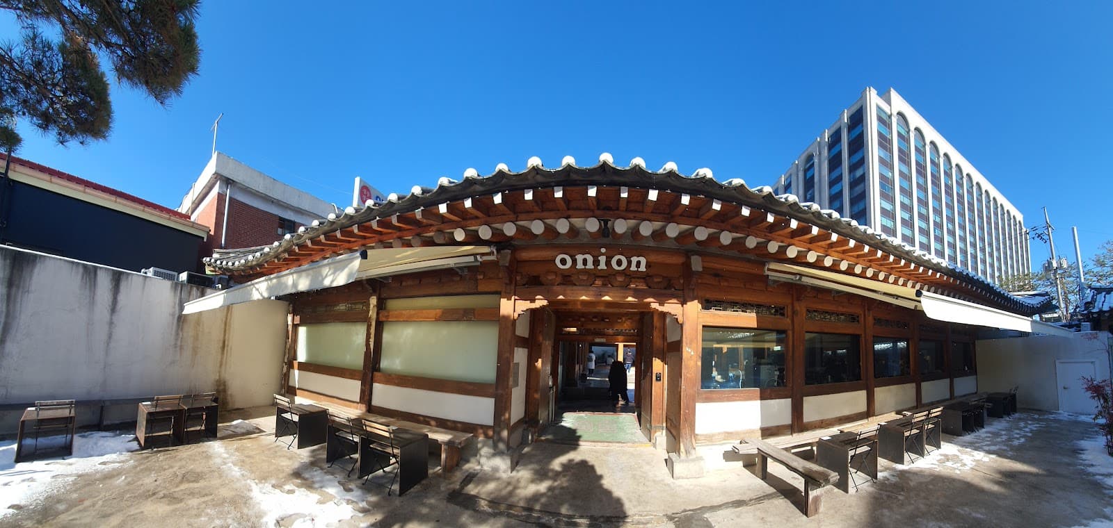 Cafe in Seoul - Image 1