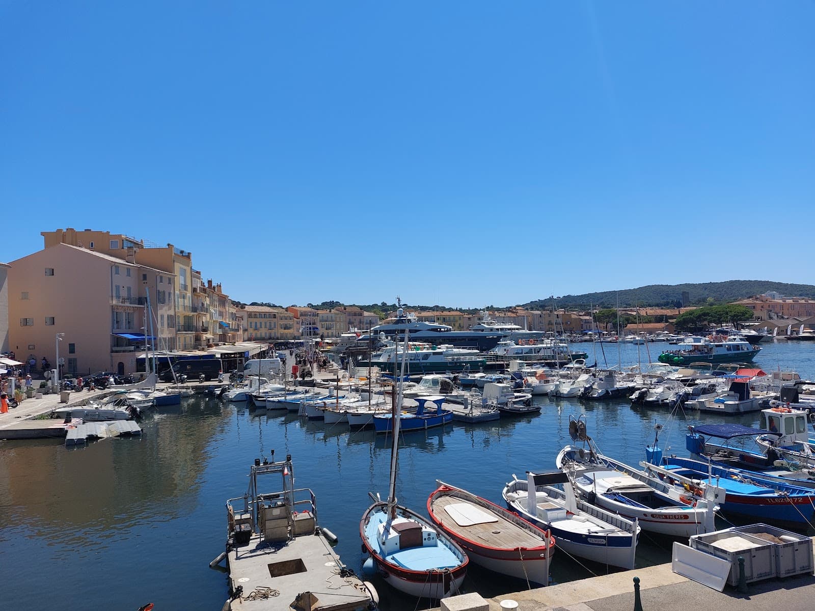 Vieux Port & La Ponche Saint-Tropez - Image 1