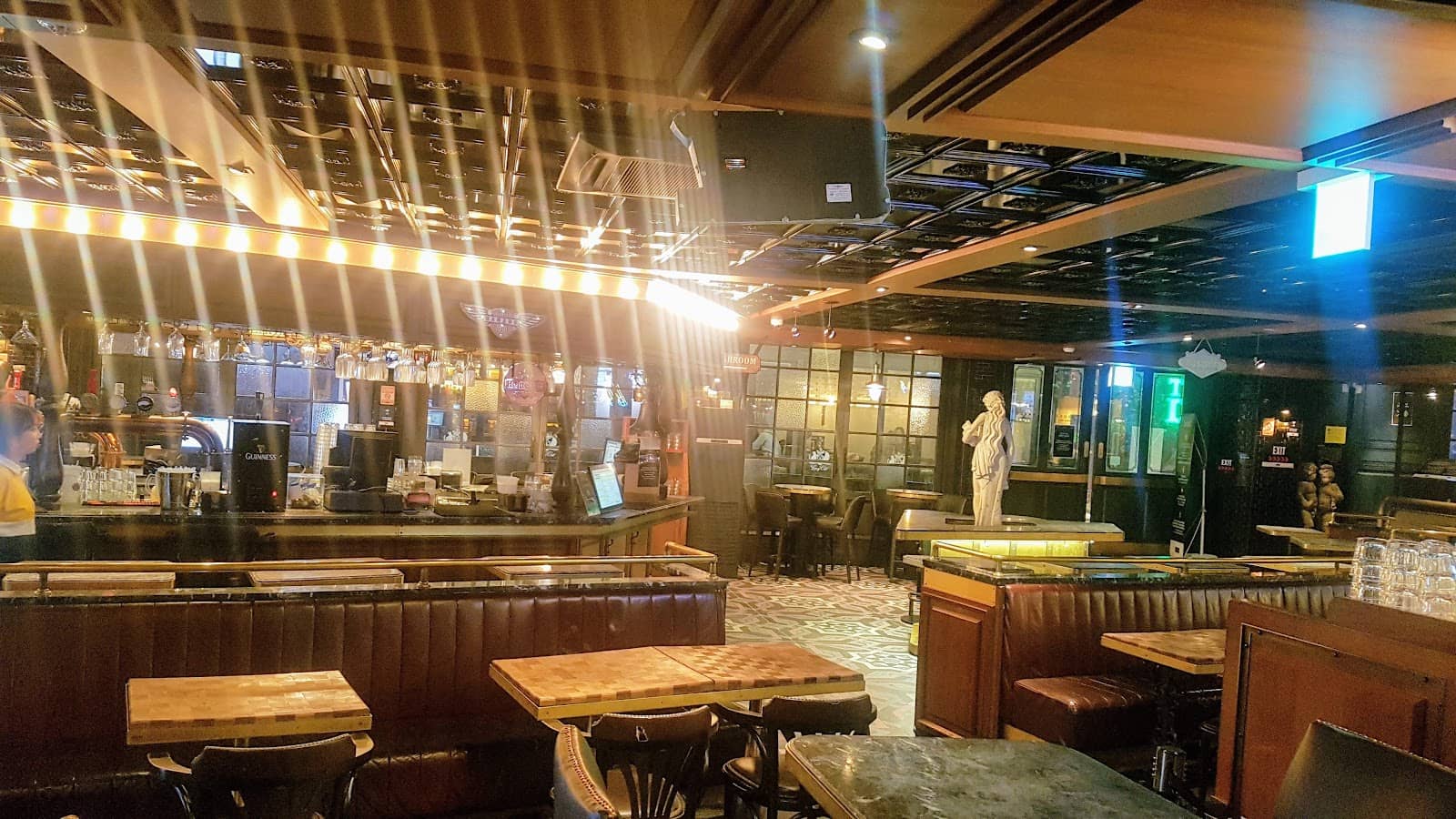 Vibrant Seoul Nightlife