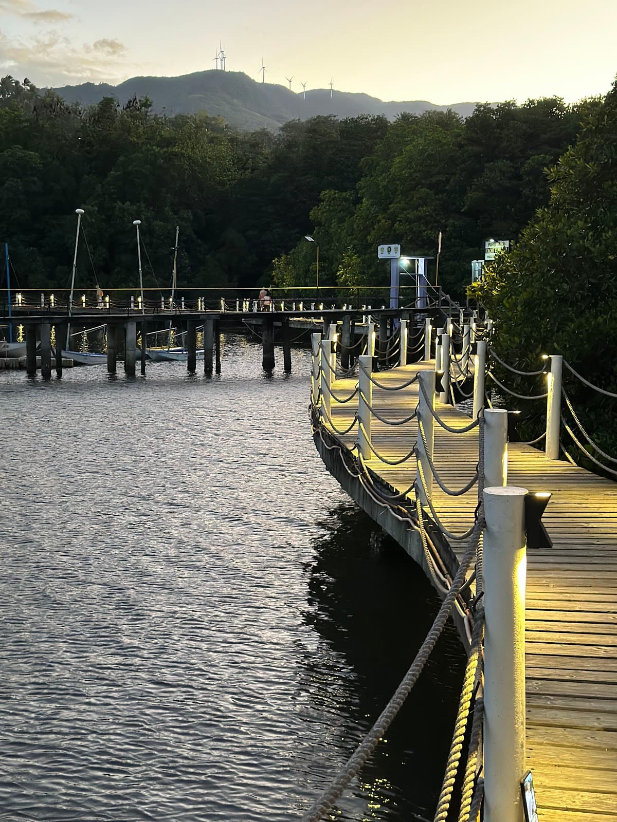 Puerto Galera Yacht Club - Image 1