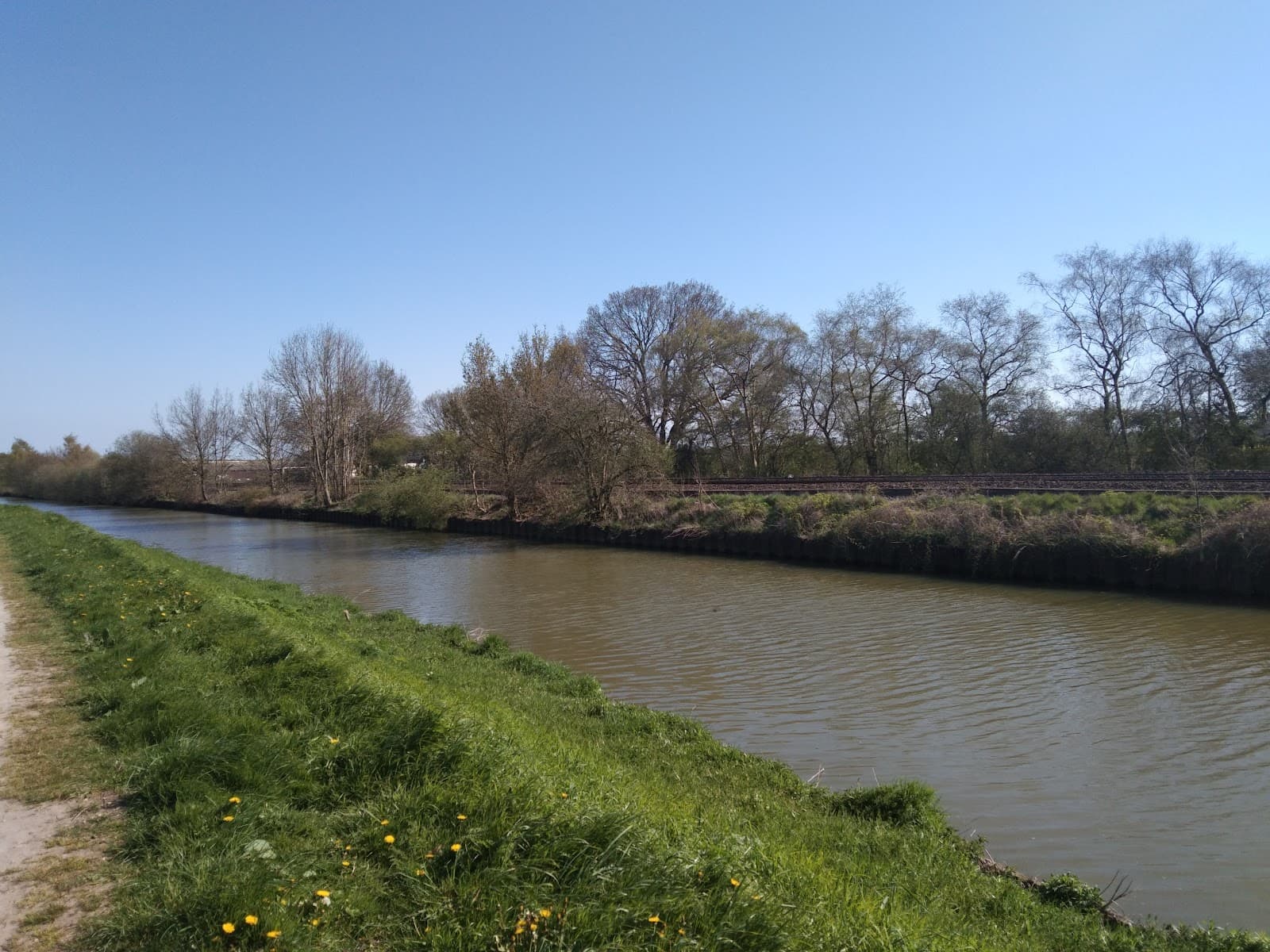 Foss Dyke Canal Trail - Image 1