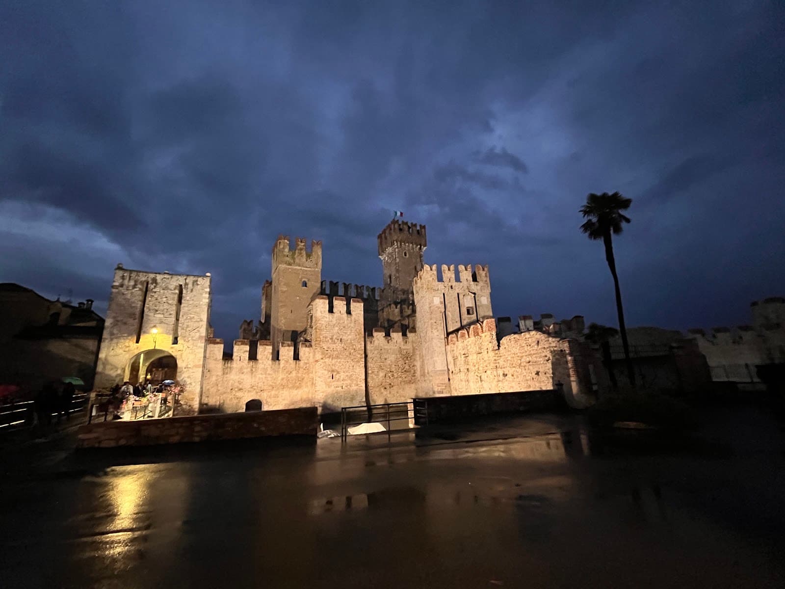 Sirmione historic center - Image 1