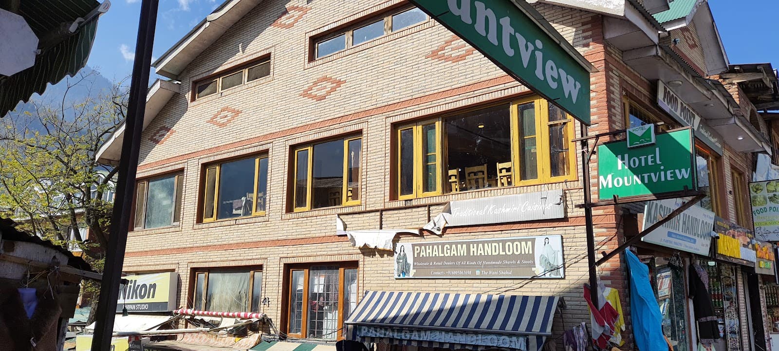 Pahalgam Main Market - Image 1