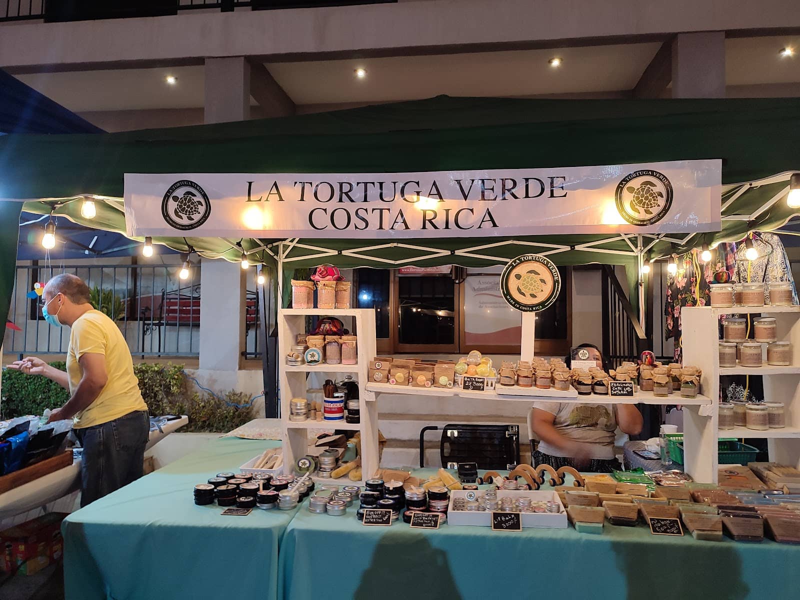 Artisan Crafts & Souvenirs