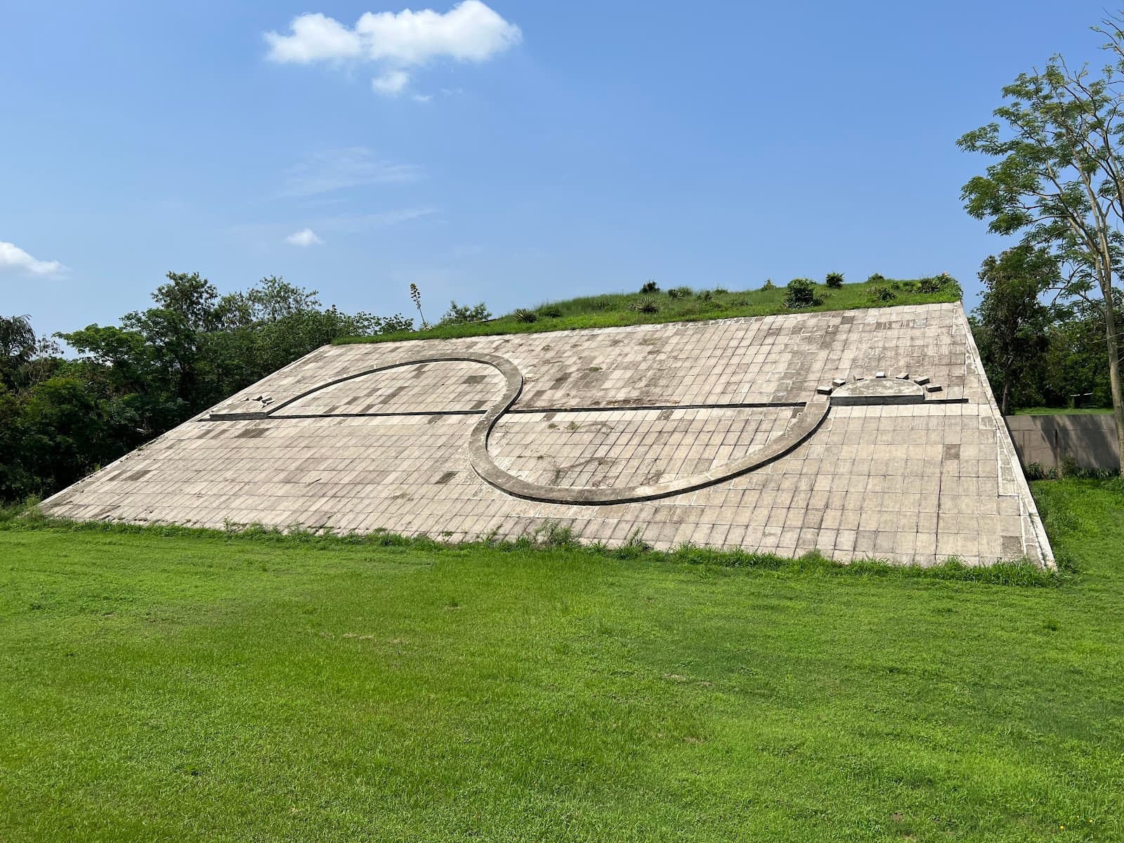 Geometric Hill - Image 1