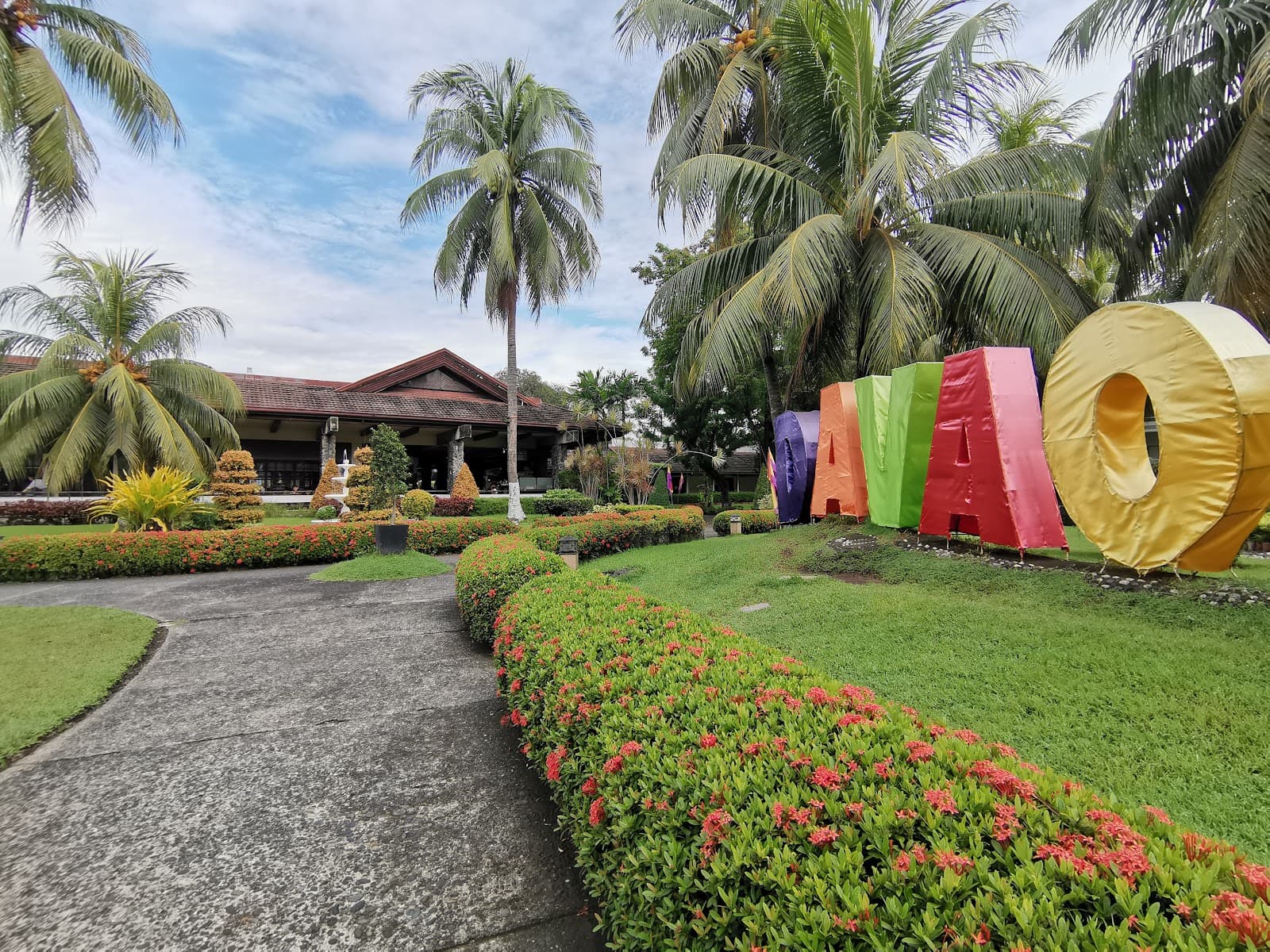 Waterfront Insular Hotel Davao - Image 1