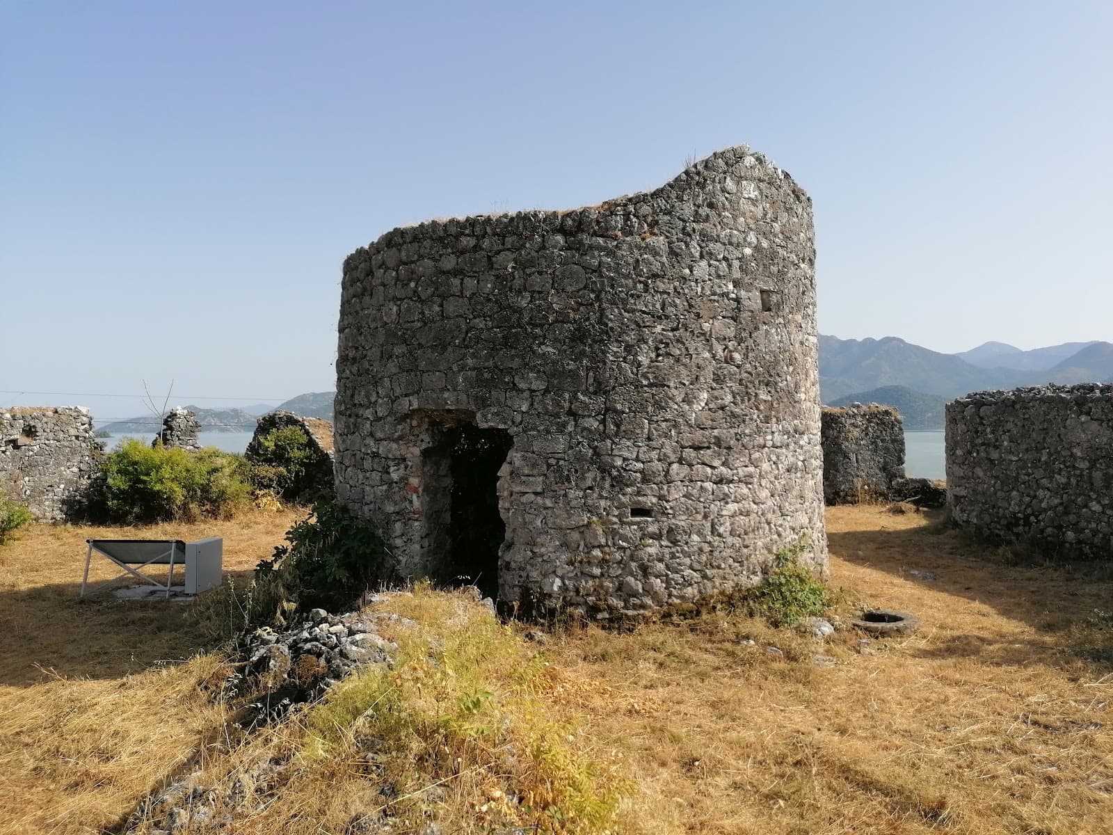 Lesendro Fortress Ruins - Image 1