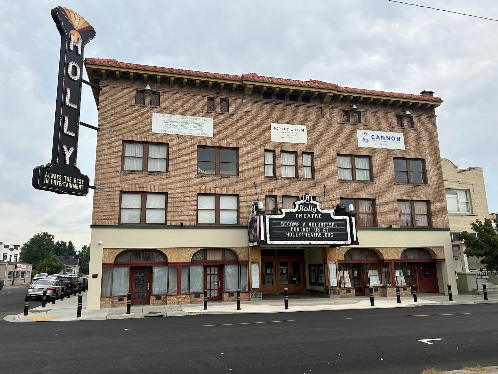 Holly Theatre - Image 1