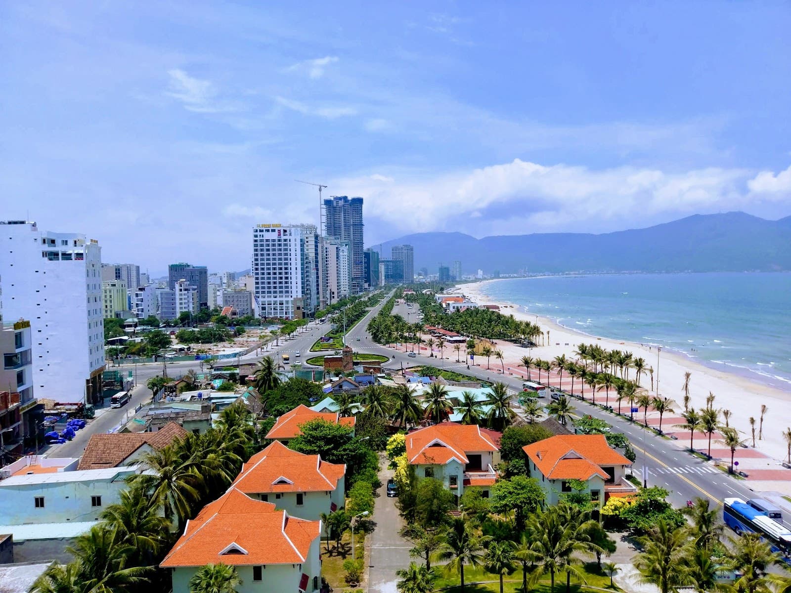 Dan Sinh Market War Surplus - Image 1