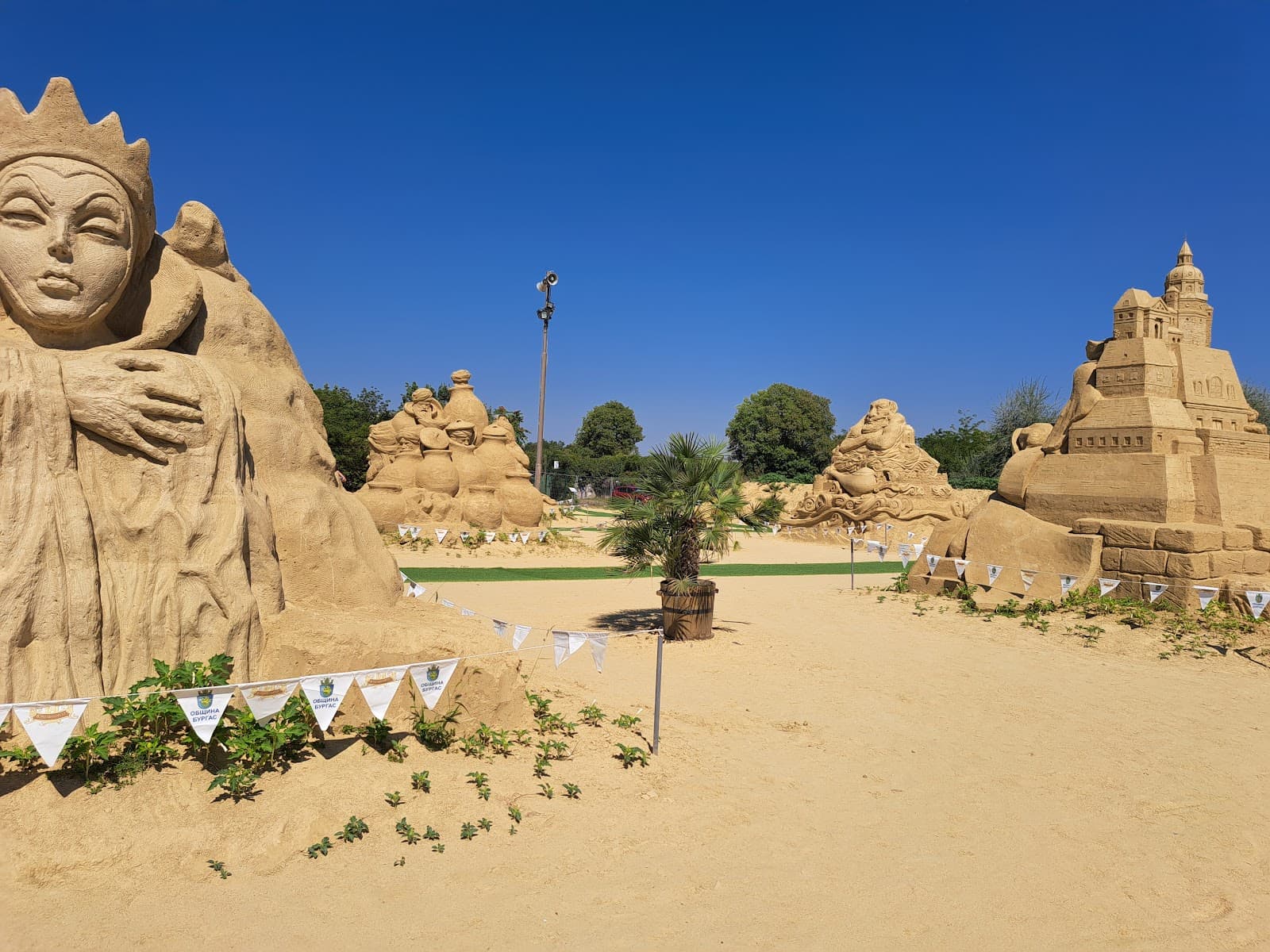 Sand Sculptures Park (Sand Fest Burgas) - Image 1