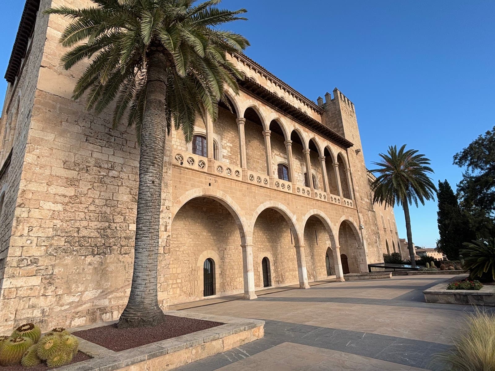 Royal Palace of La Almudaina - Image 1
