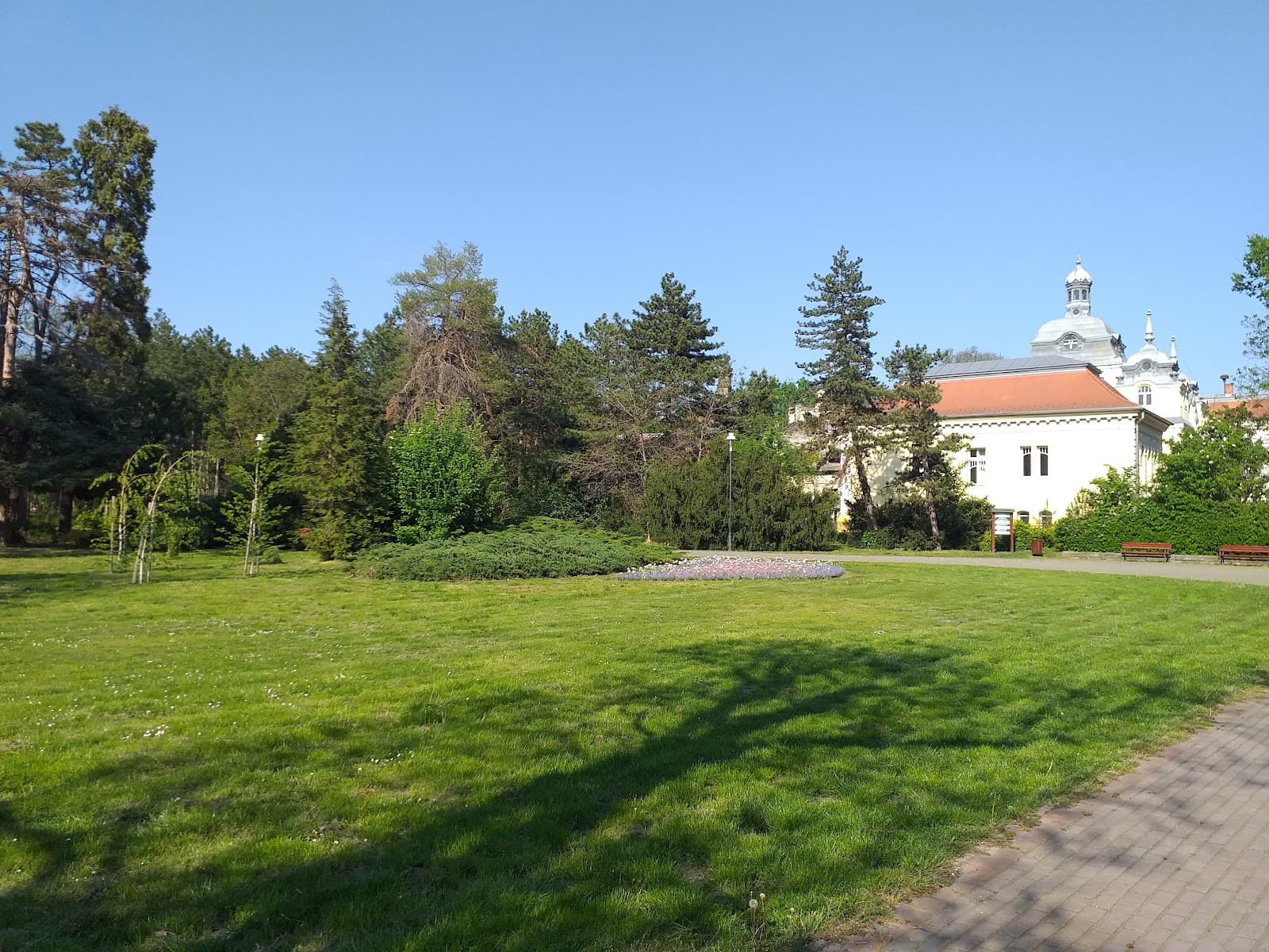 Futoški Park - Image 1