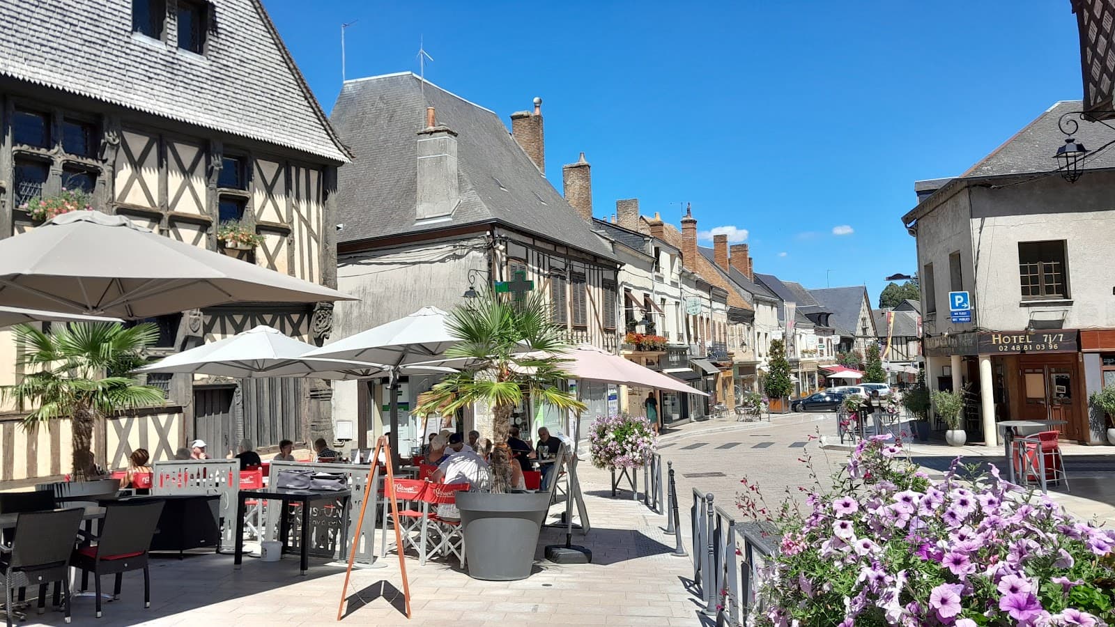 Aubigny-sur-Nère - Image 1