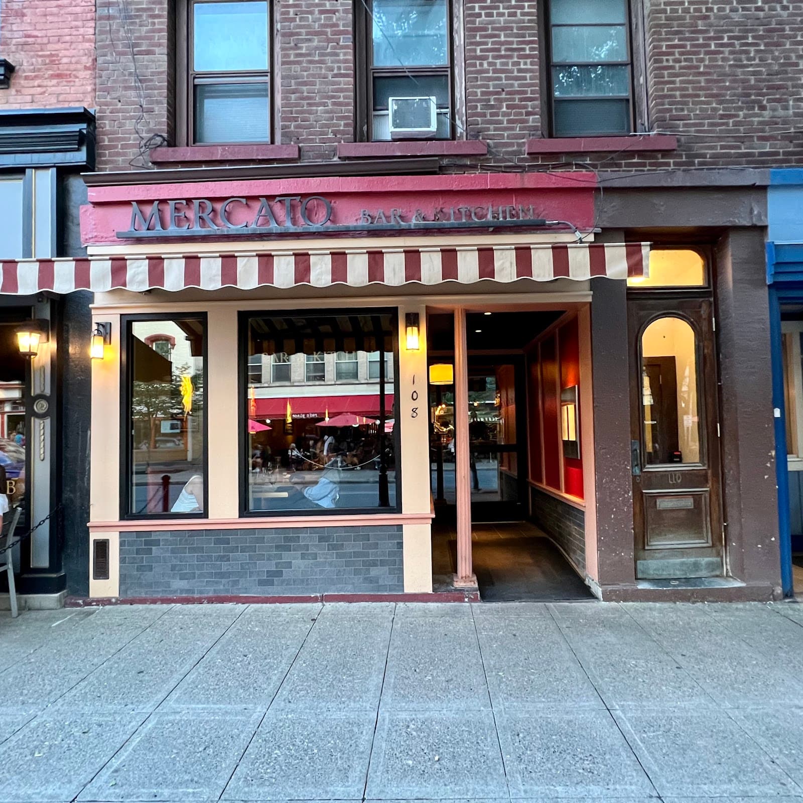 Aurora Street Restaurant Row - Image 1