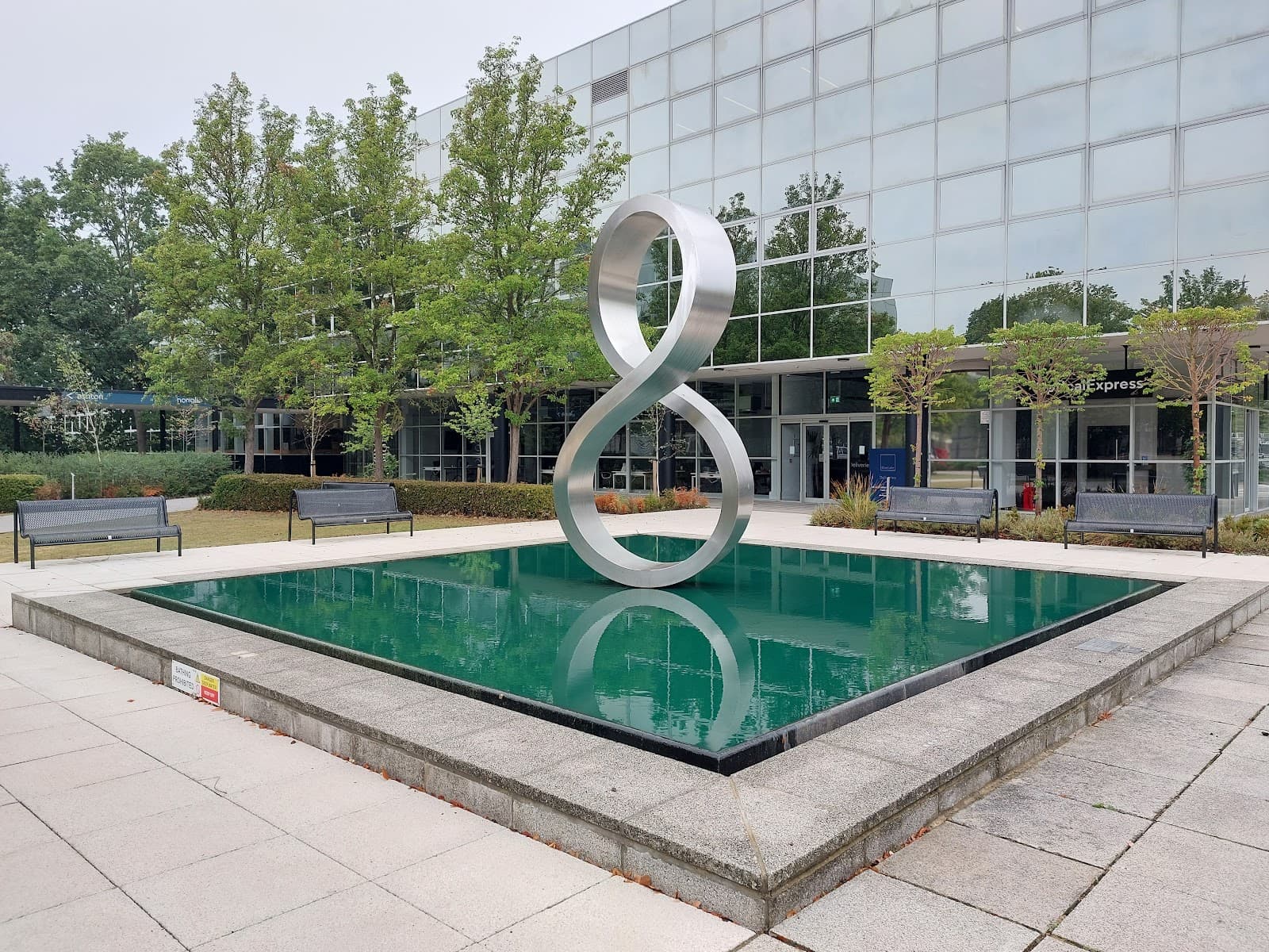 Octo Sculpture - Image 1