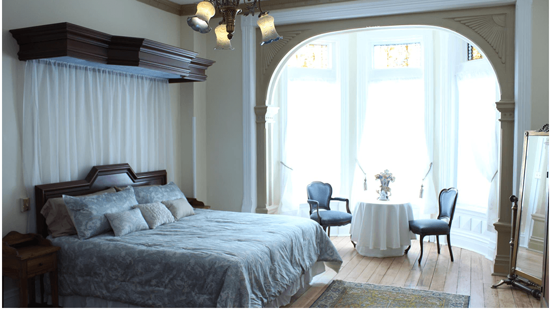 Shakespeare Chateau - Image 1