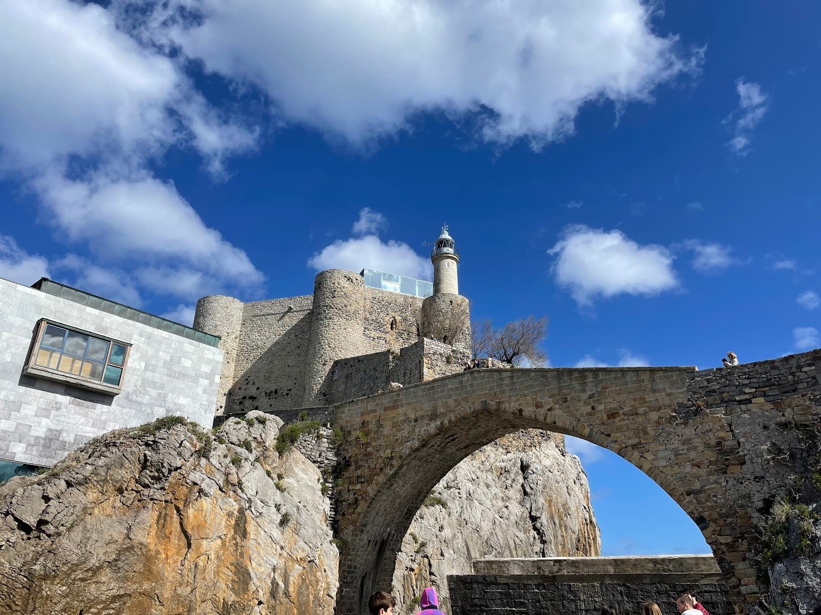 Puente Medieval - Image 1