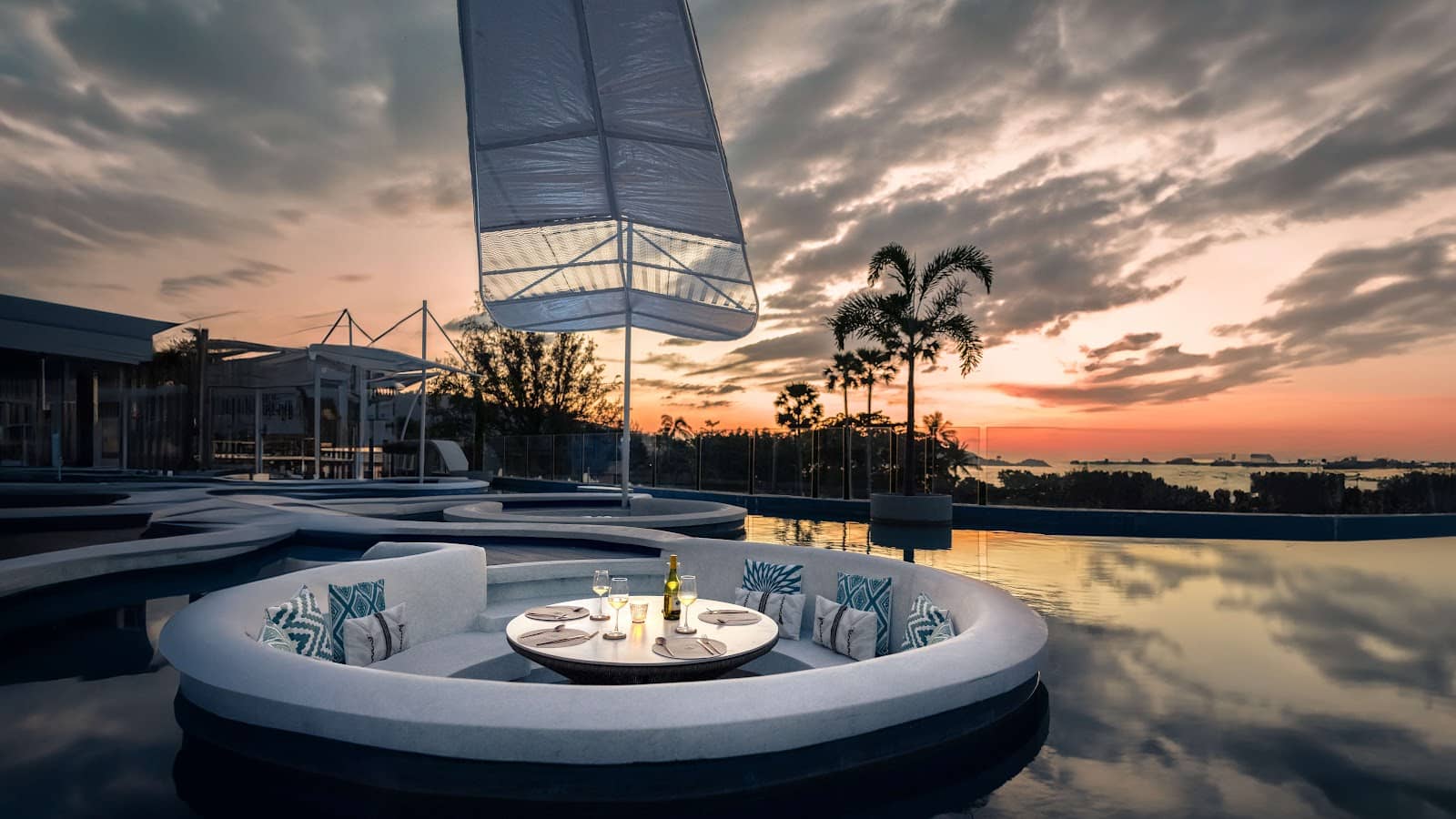 Vibrant Nightlife & Music