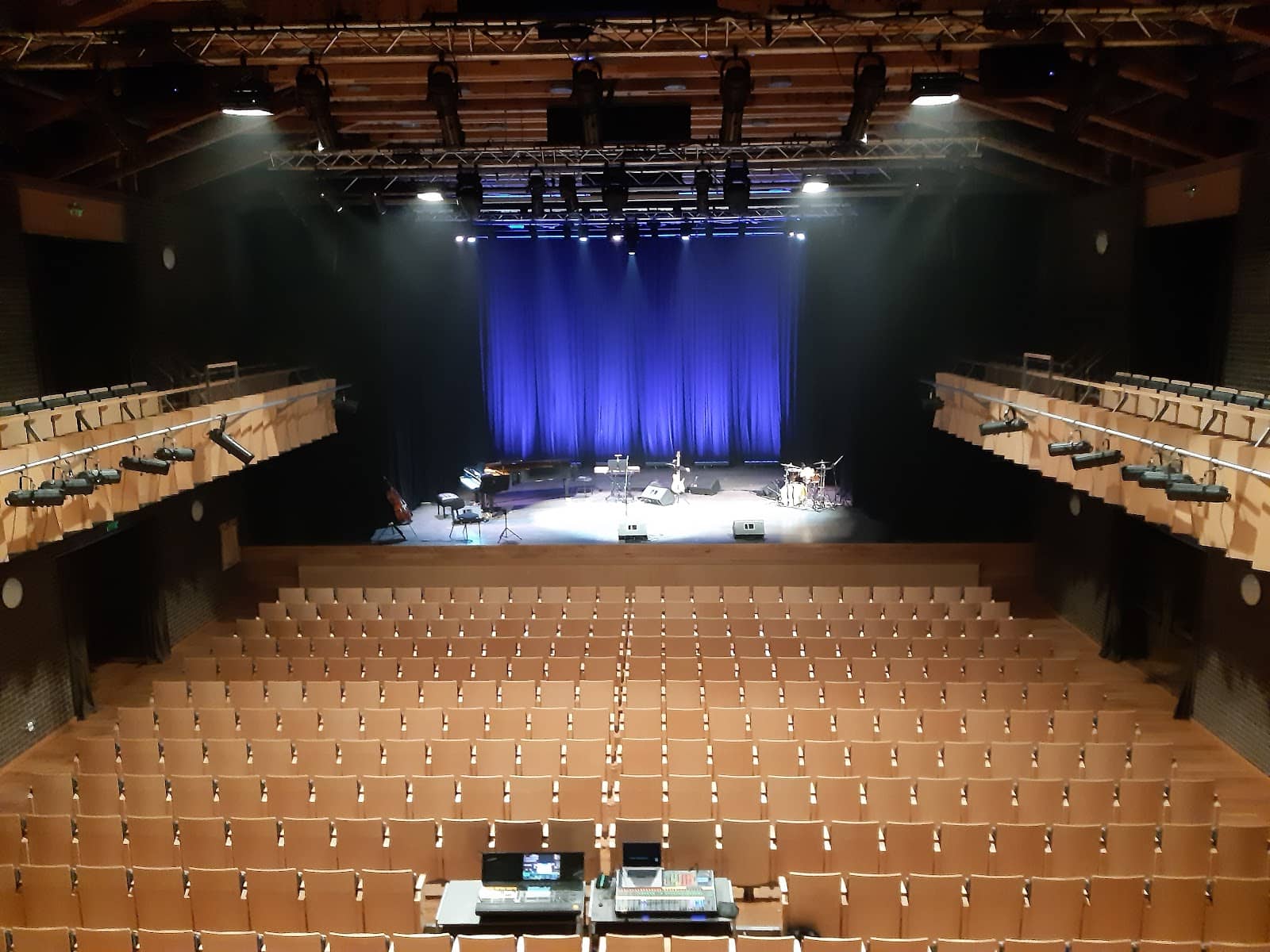 Latvian Material Design