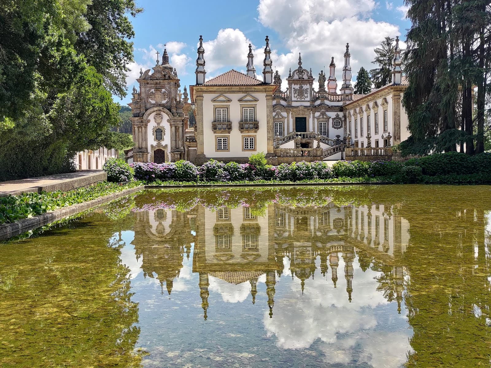 Mateus Palace Gardens Vila Real - Image 1