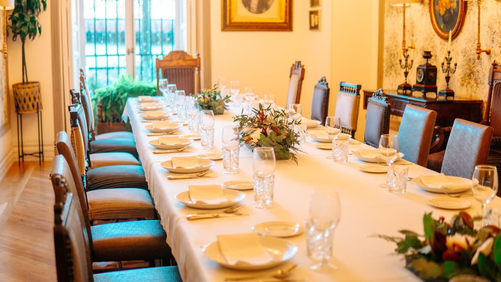 Café de Oriente - Image 1