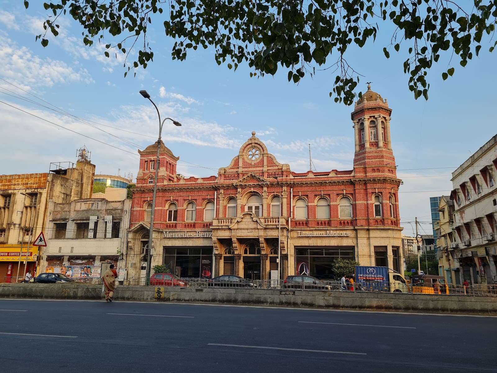 Mount Road (Anna Salai) Chennai - Image 1