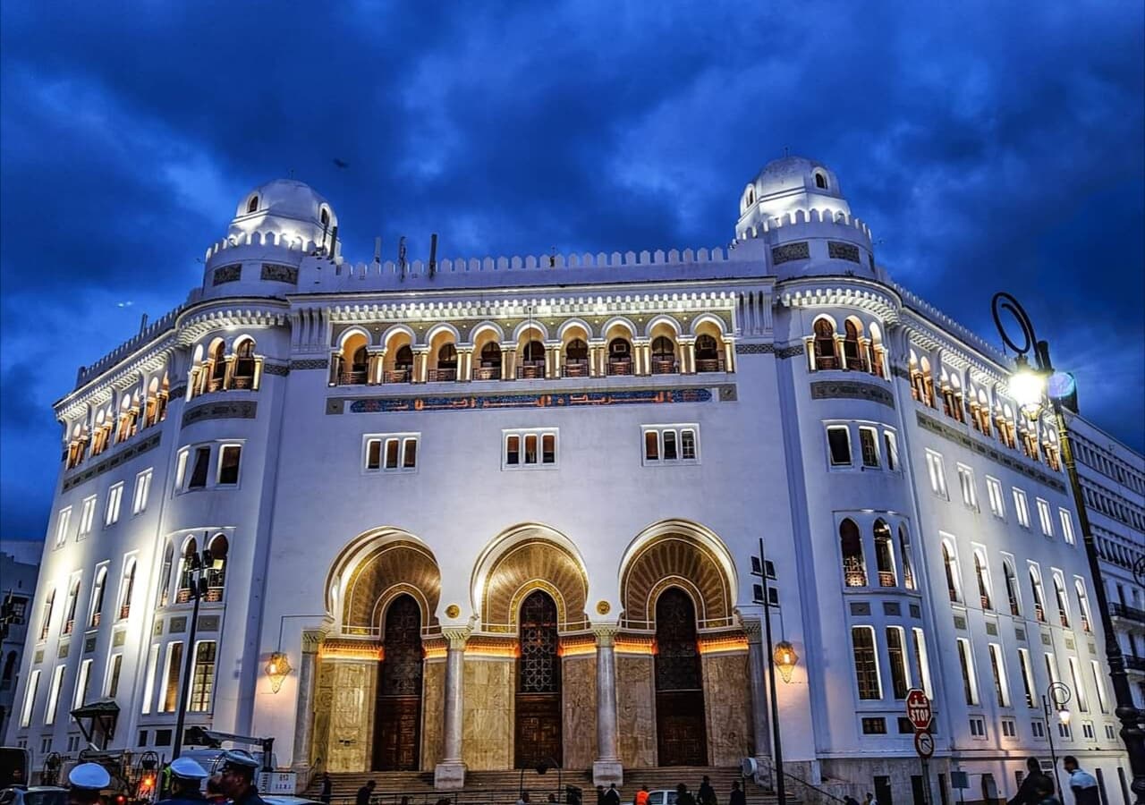 Place de la Grande Poste - Image 1