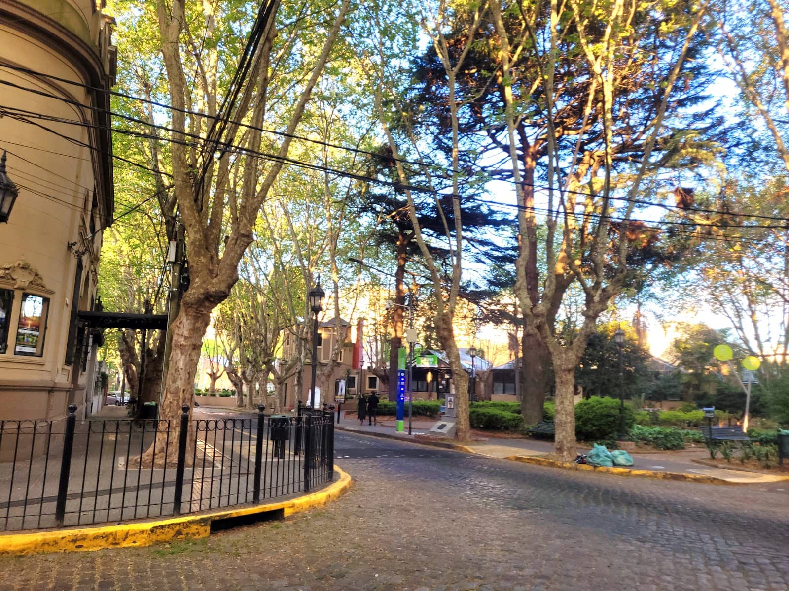 Local Cafes and Restaurants