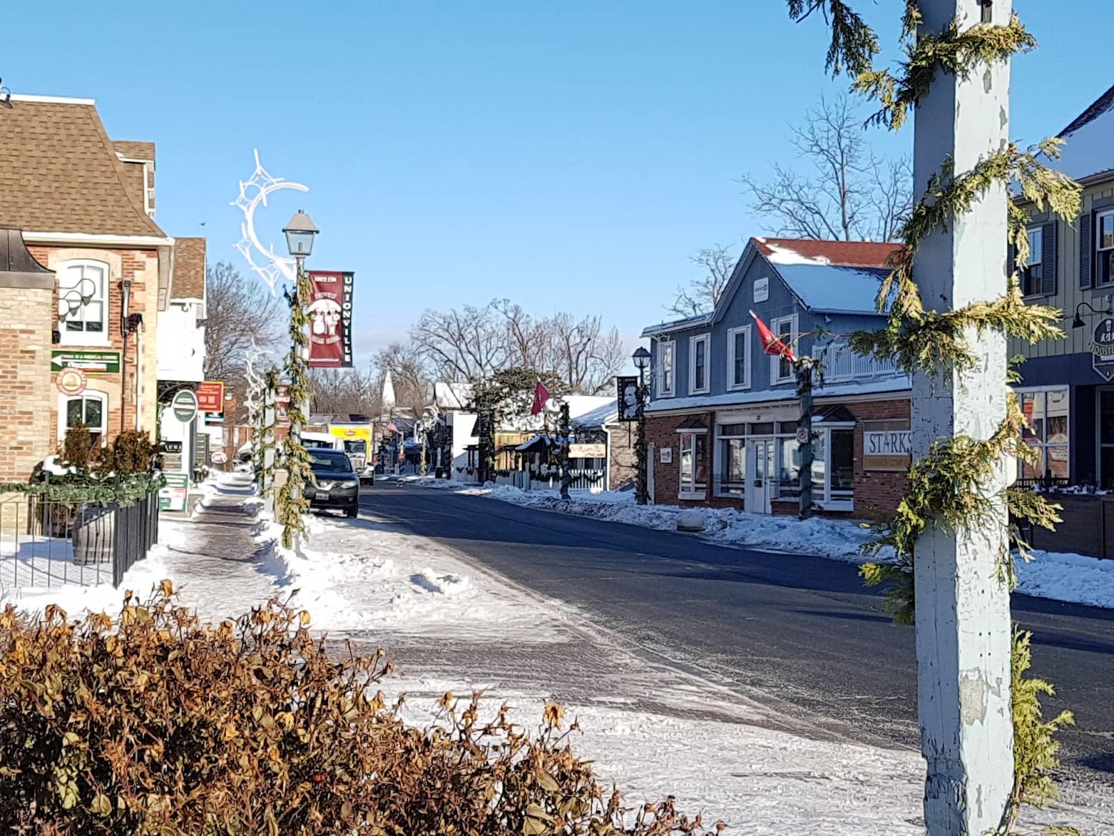 Local Cafes & Eateries