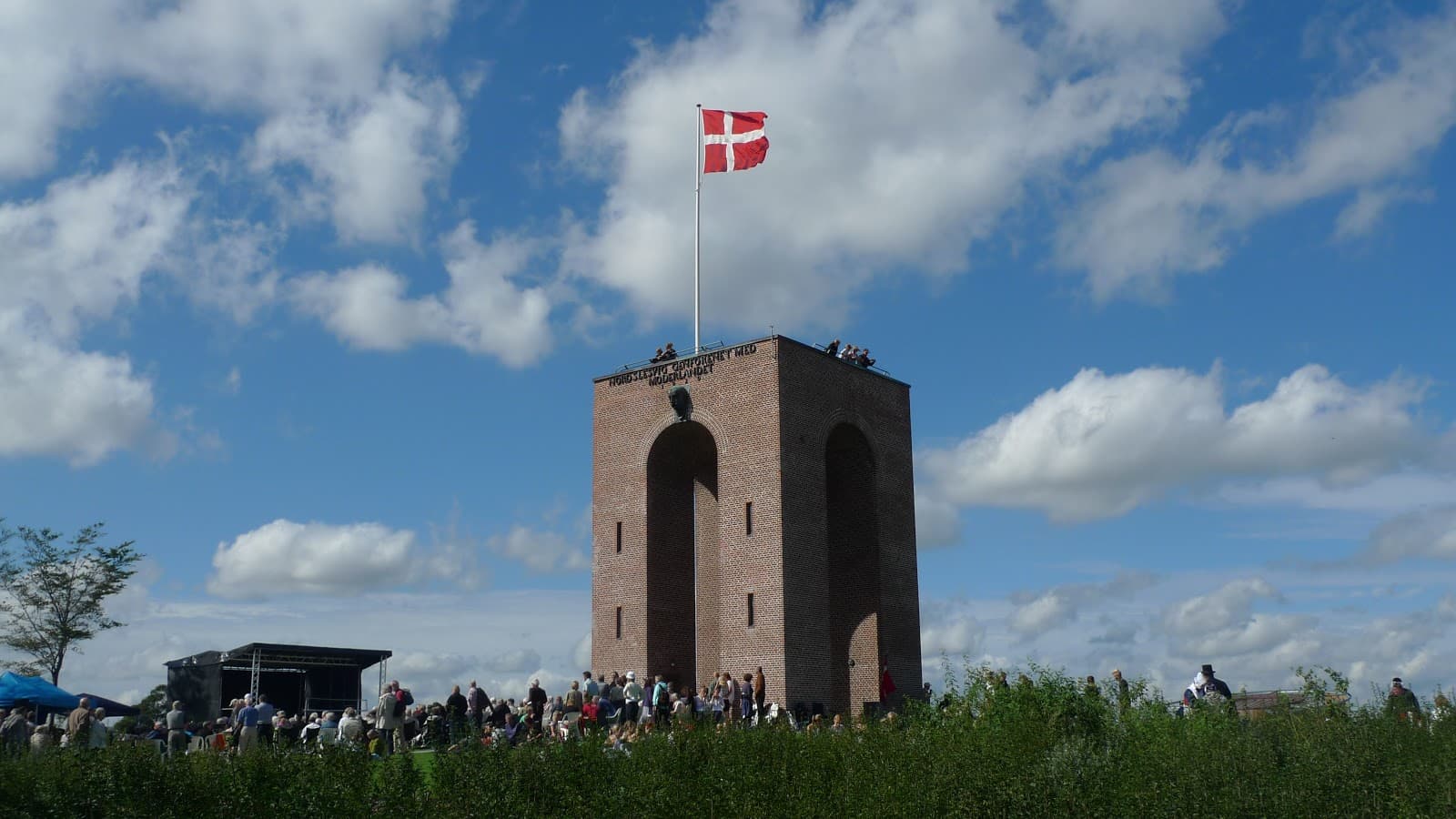 Ejer Bavnehøj - Image 1