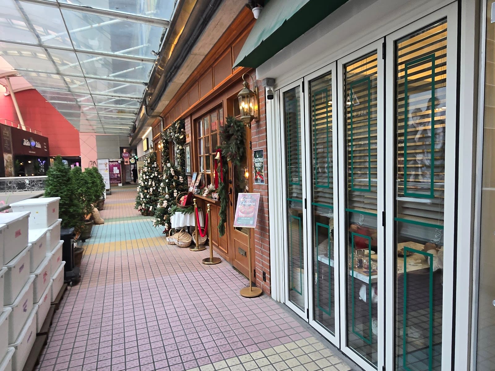 Western Dom - Image 1