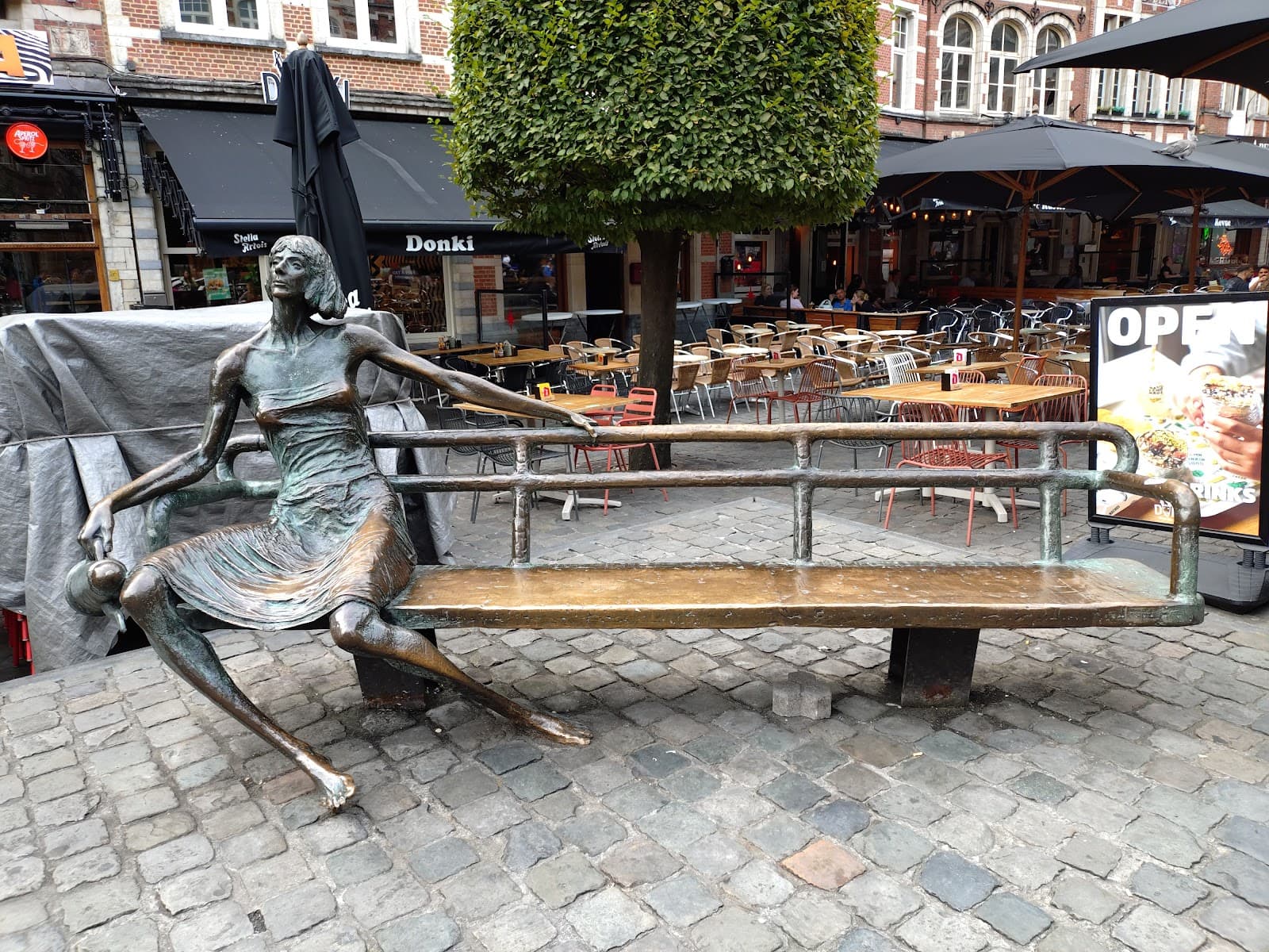 Kotmadam Statue Oude Markt - Image 1