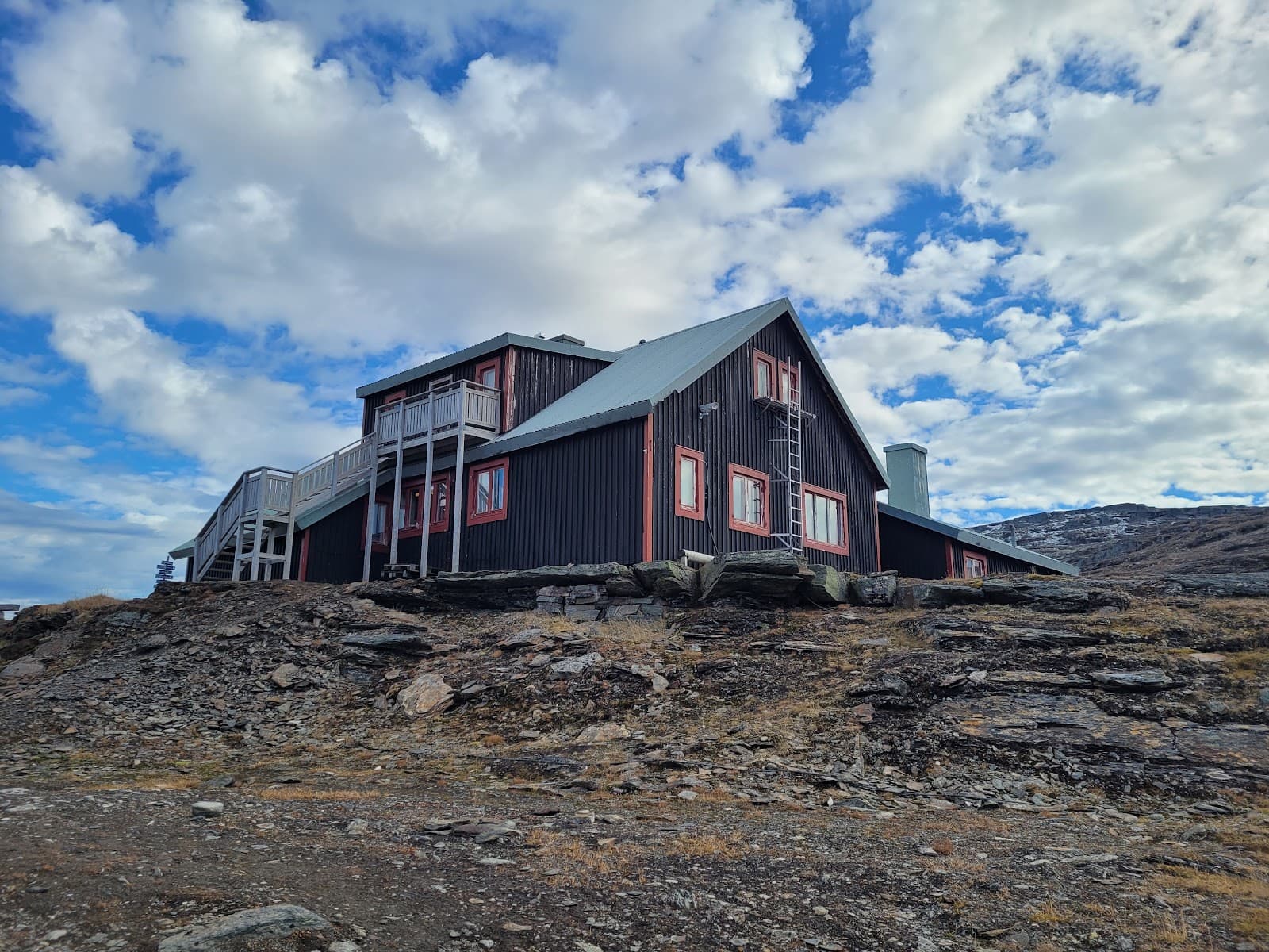 Låktatjåkka Mountain Lodge - Image 1