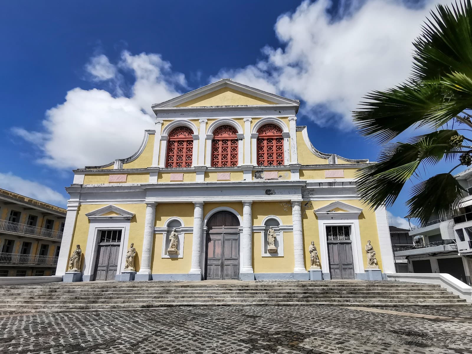 Saint-Pierre-et-Saint-Paul Cathedral - Image 1