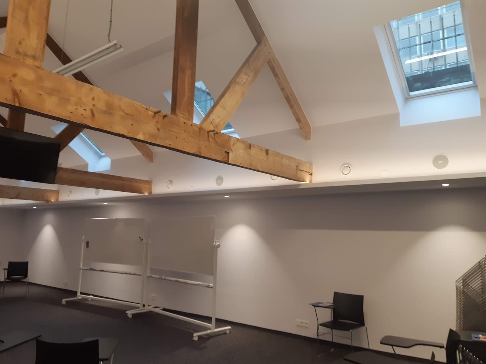 ICU, Brussels - Image 1