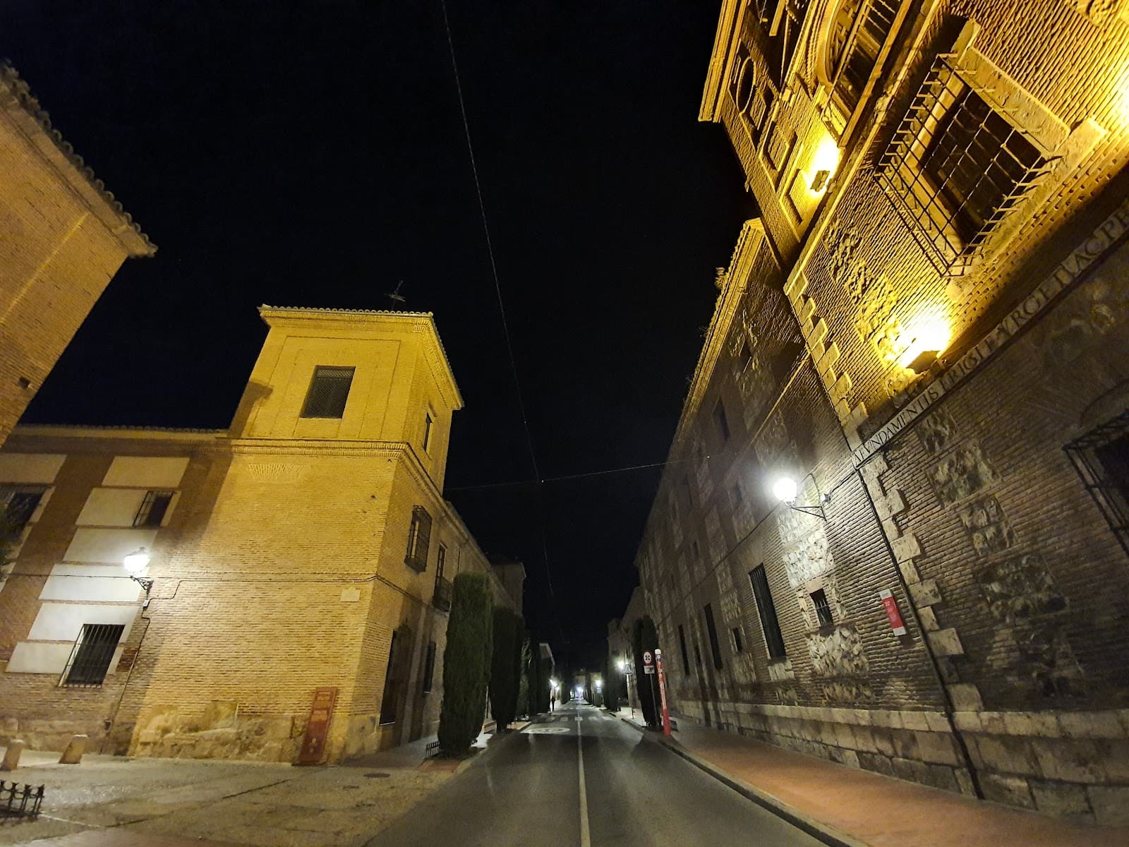 Calle Colegios - Image 1