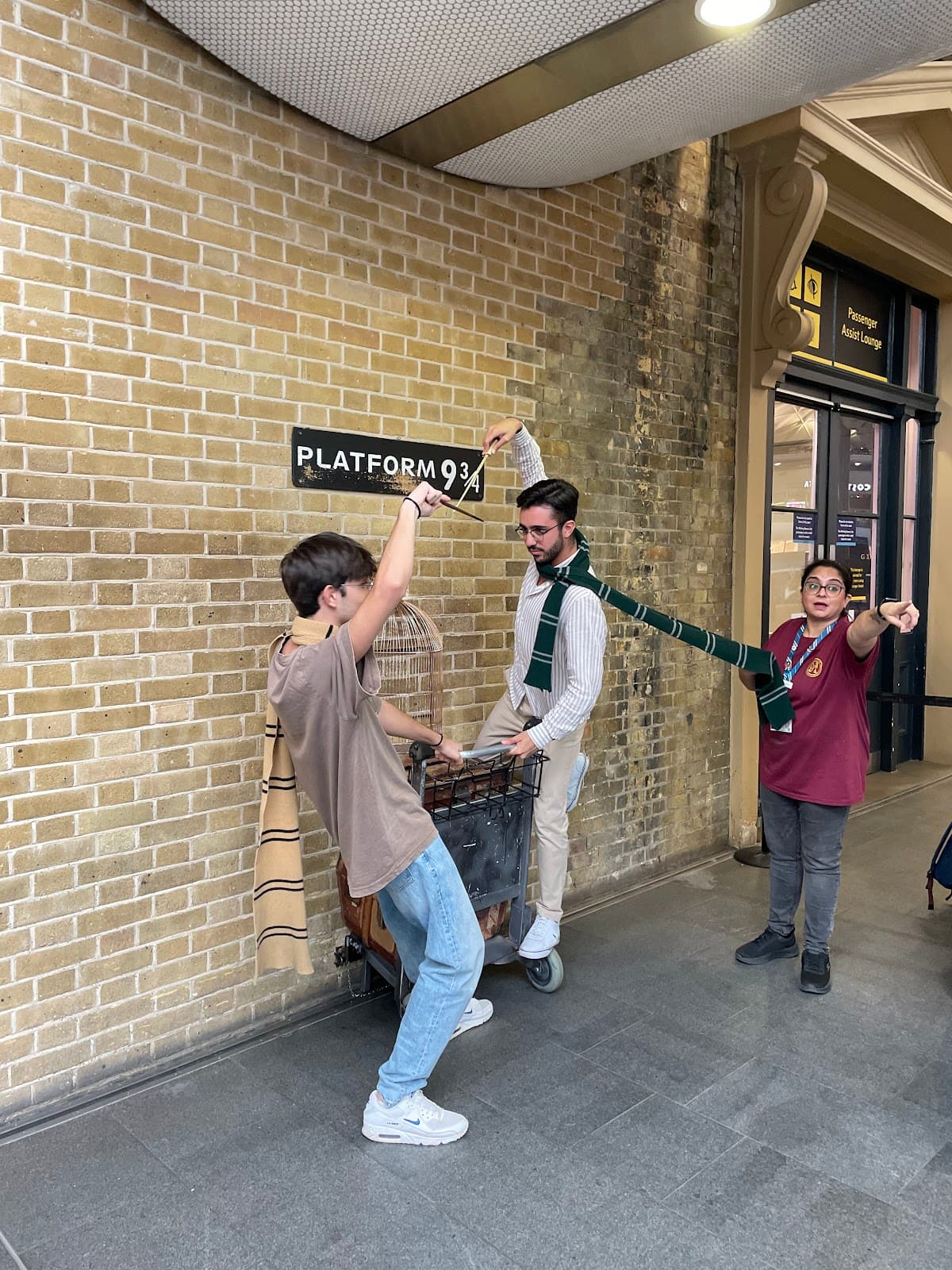 Platform 9 3/4 - Image 1