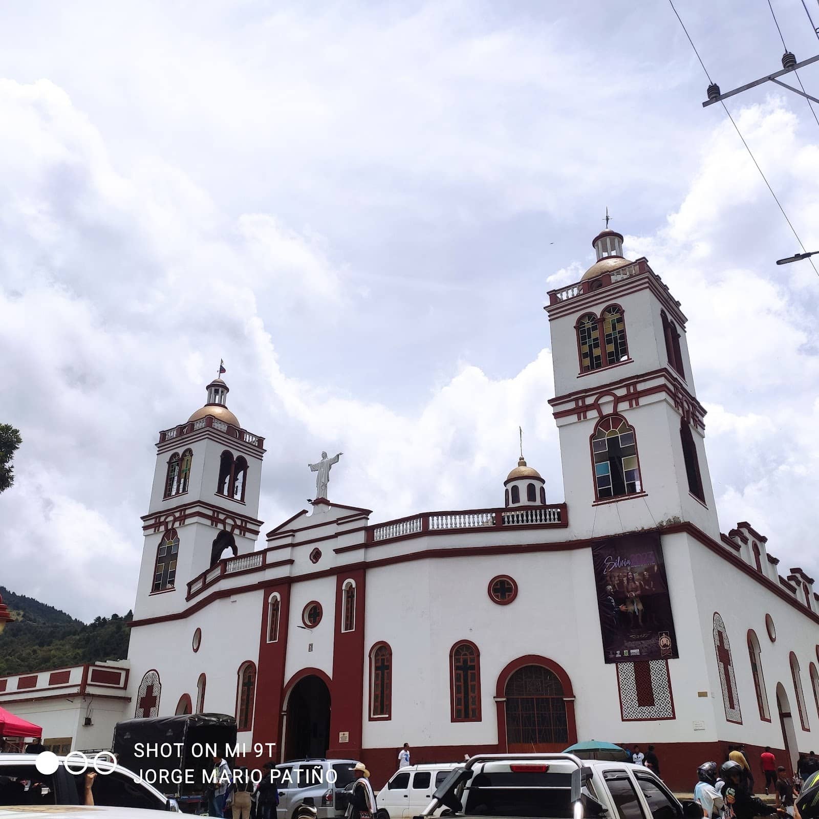 Scenic Mountain Landscapes