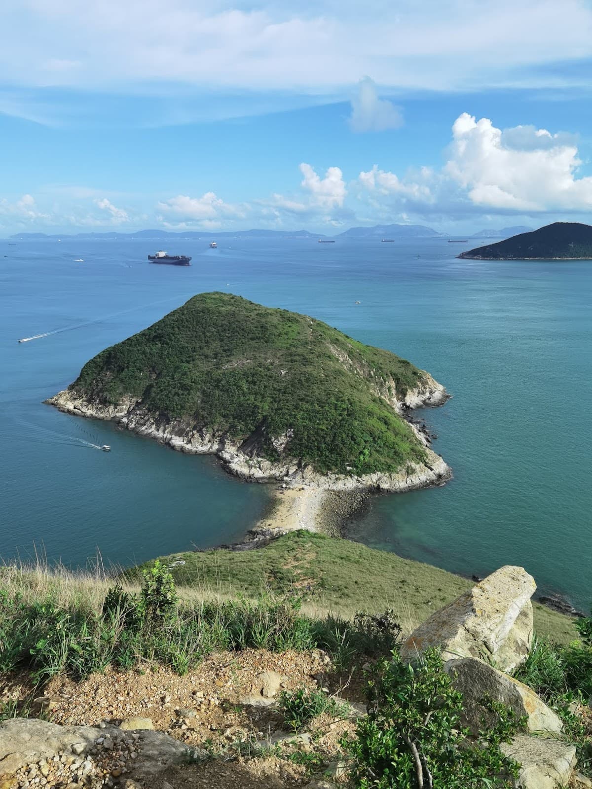 Ap Lei Chau–Ap Lei Pai Ridge Hong Kong - Image 1