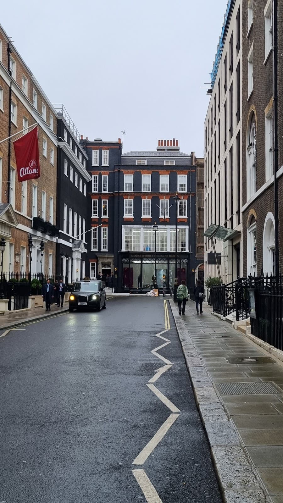 Sprüth Magers, 7A Grafton St, London W1S 4EJ, United Kingdom - Image 1