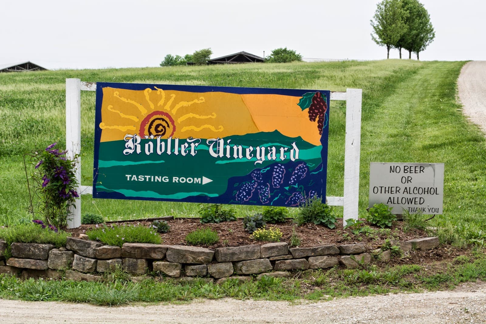 Röbller Vineyard (New Haven) - Image 1