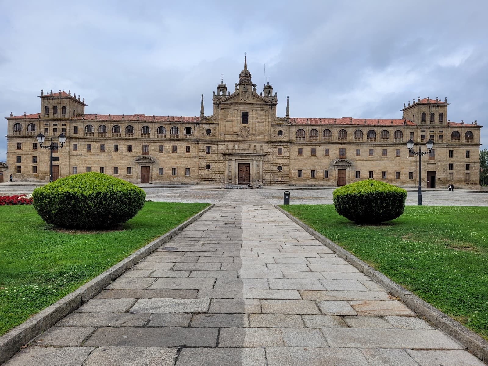 Colegio da Nosa Señora da Antiga Monforte - Image 1
