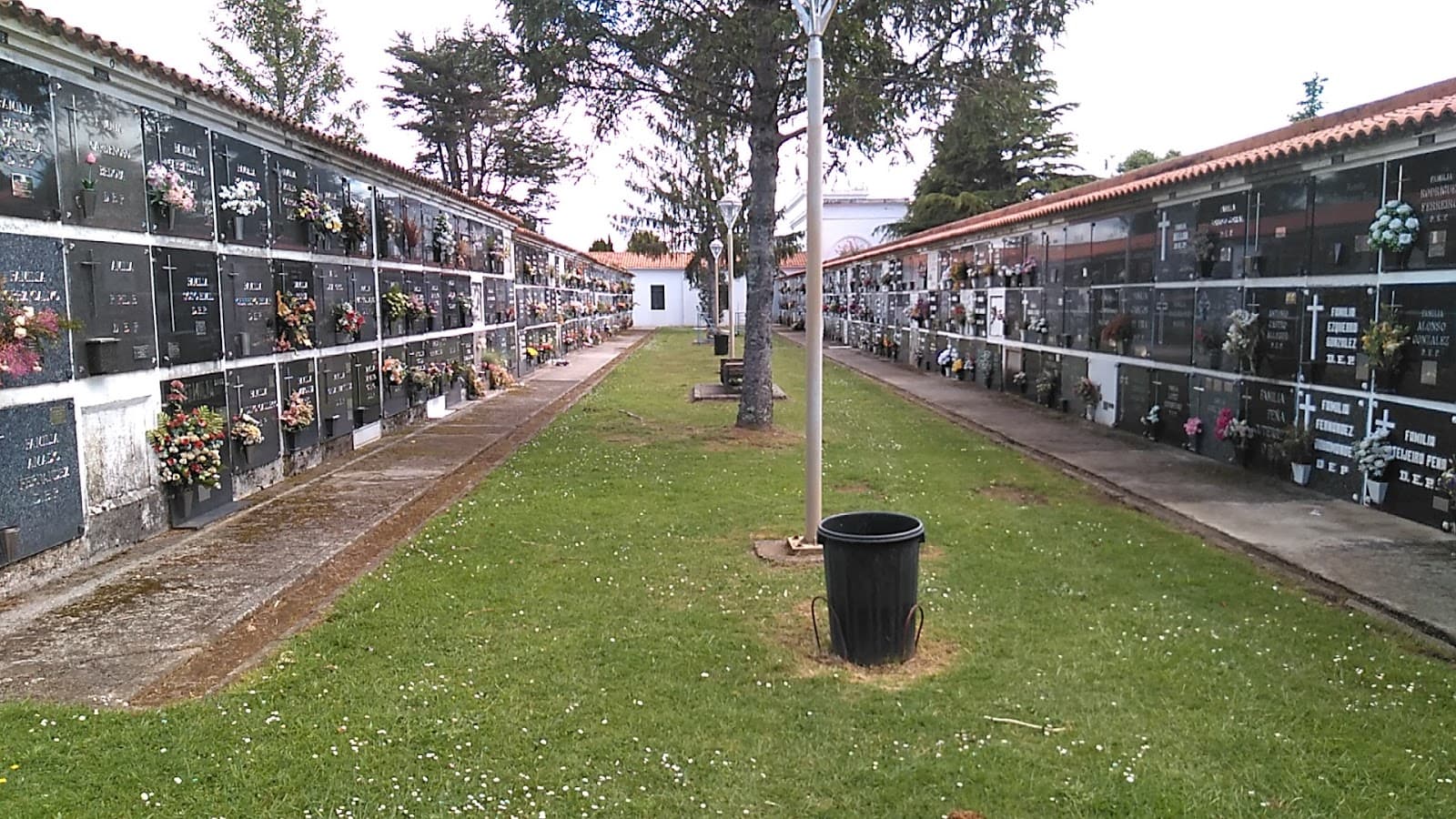 Cemiterio de Catabois - Image 1