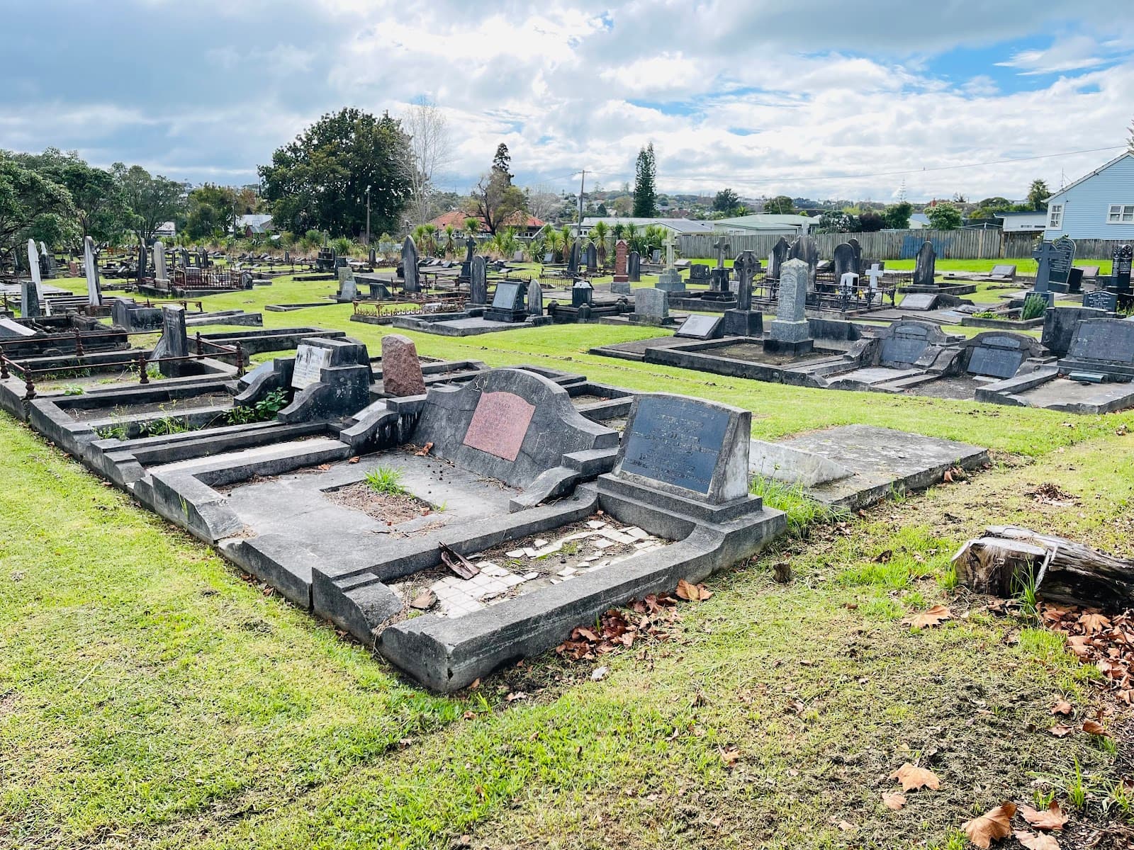 O'Neill's Point Cemetery - Image 1