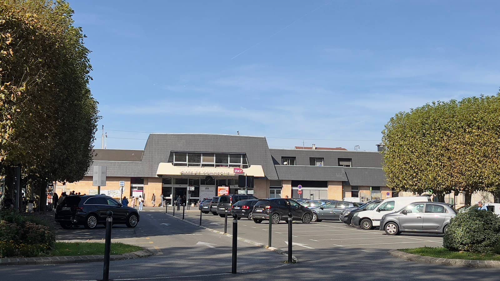 Proximity to Château de Compiègne