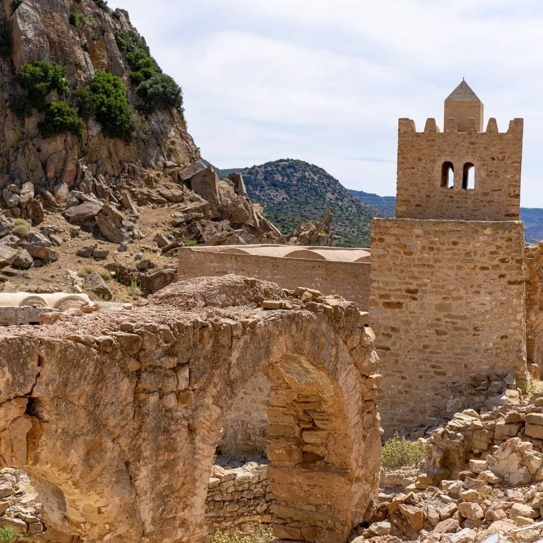 Panoramic Mountain Views