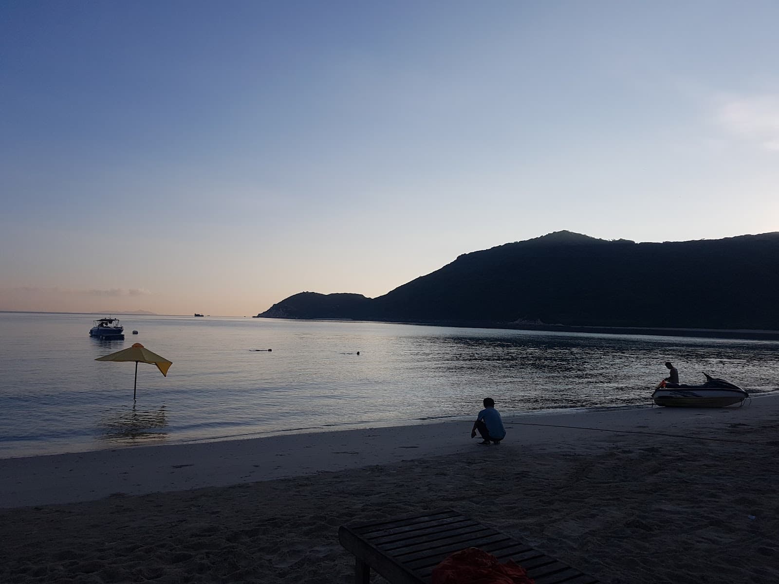 Bai Tru Beach Hon Tre Island - Image 1