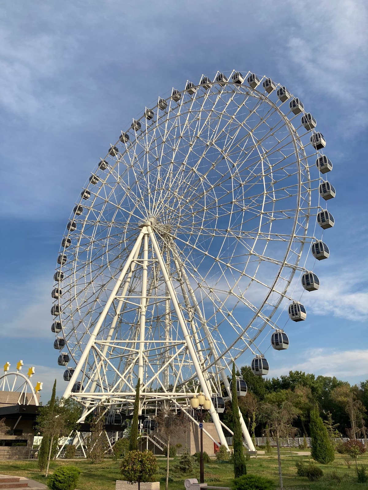 Anhor Lokomotiv Park - Image 1