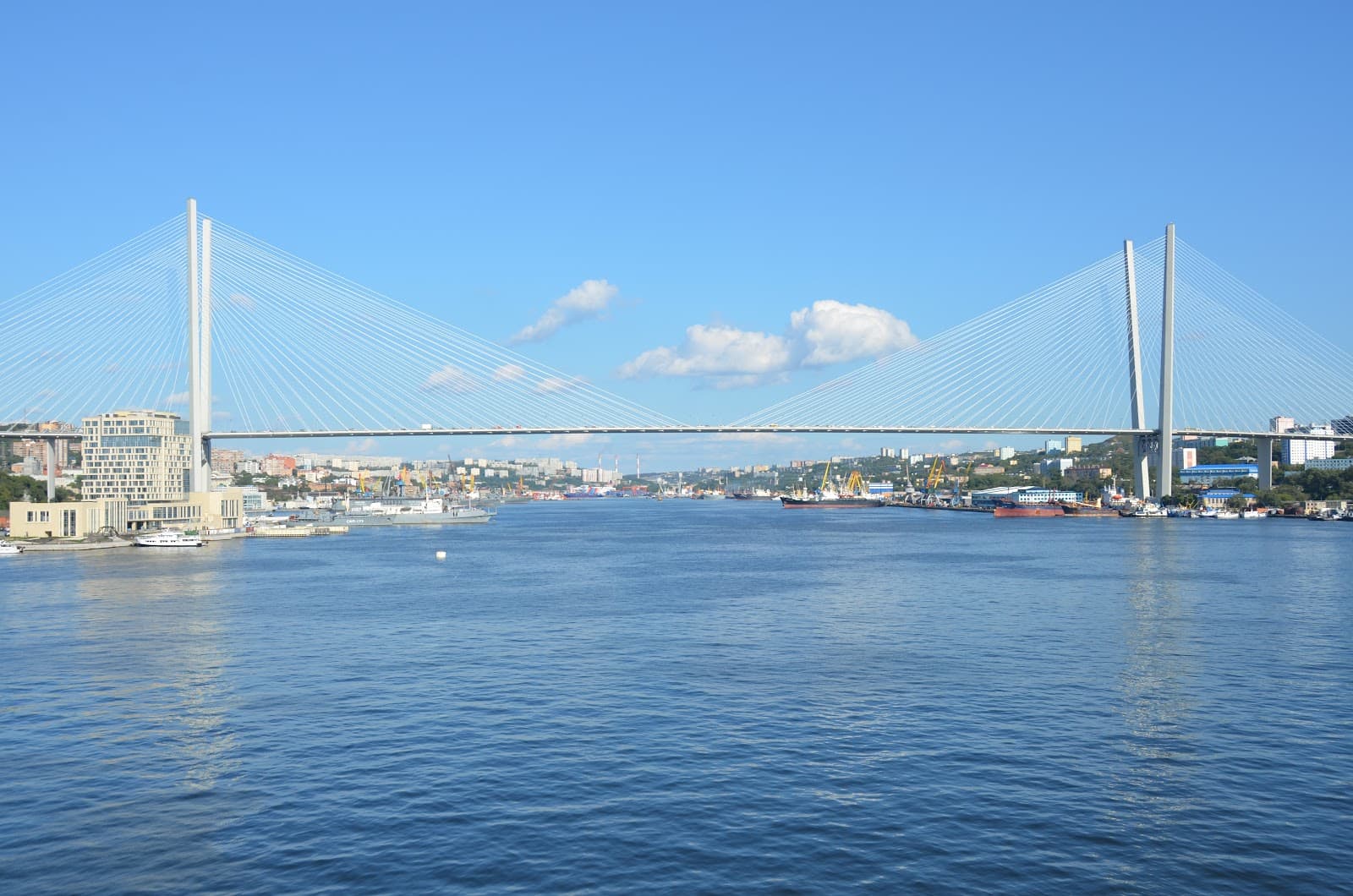 Zolotoy Bridge Vladivostok - Image 1